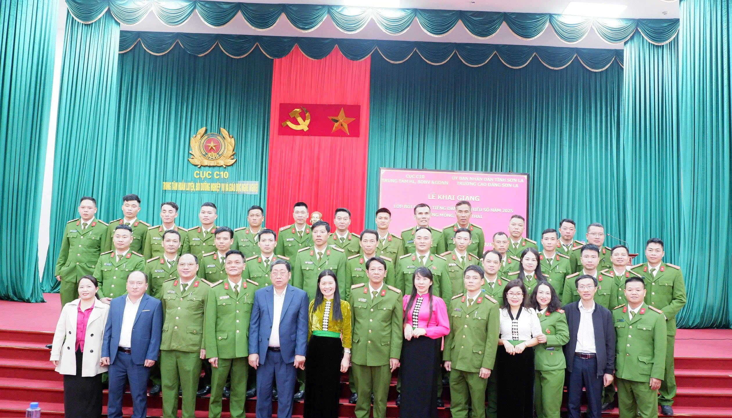 Trường Cao đẳng Sơn La khai giảng các lớp bồi dưỡng tiếng dân tộc cho cán bộ, chiến sĩ thuộc Cục Cảnh sát quản lý trại giam – Bộ Công an